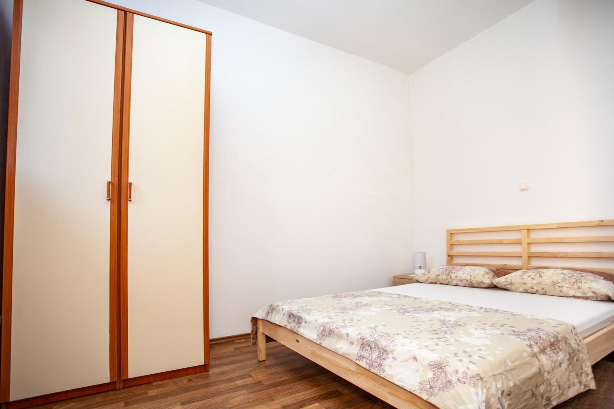 Ap Punta Next To Sandy Beach, Apartment With Garden Омиш Экстерьер фото