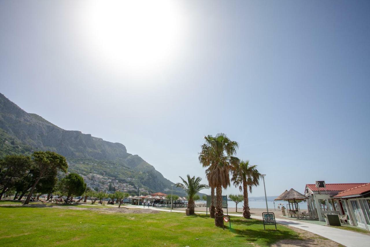 Ap Punta Next To Sandy Beach, Apartment With Garden Омиш Экстерьер фото