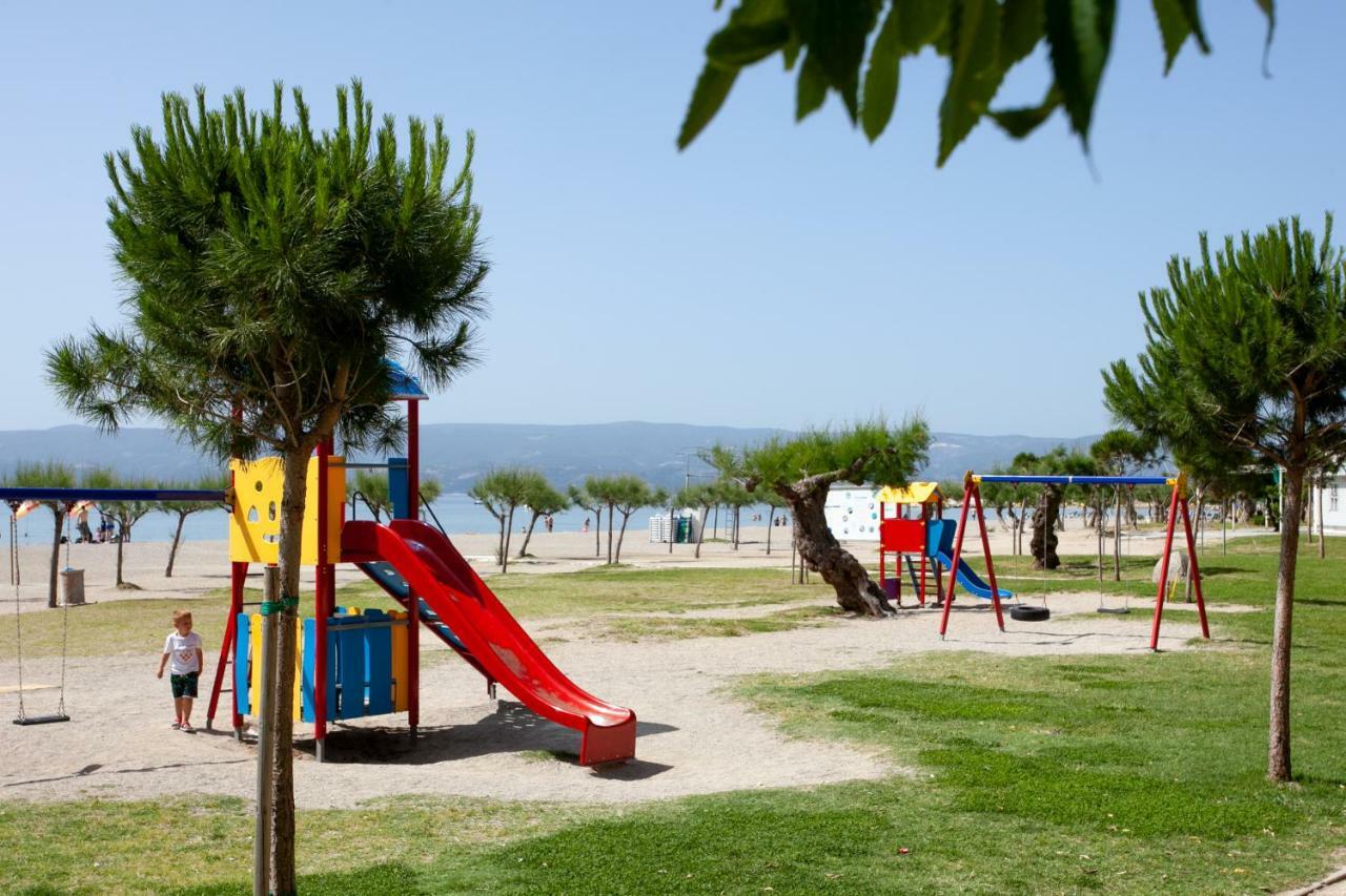 Ap Punta Next To Sandy Beach, Apartment With Garden Омиш Экстерьер фото